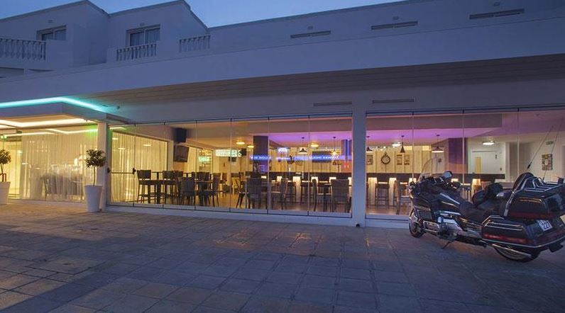 Princessa Vera Hotel Apartments Paphos Extérieur photo