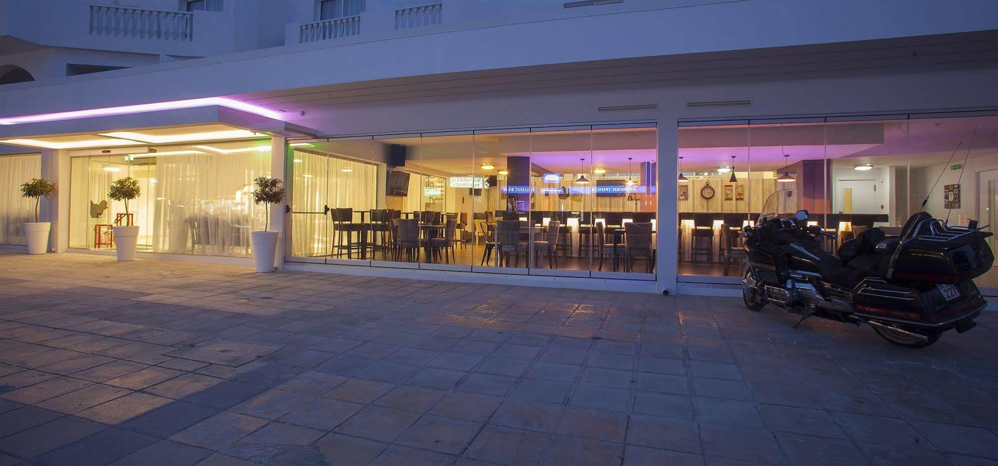 Princessa Vera Hotel Apartments Paphos Extérieur photo